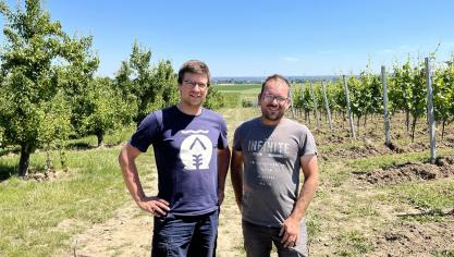 Simon Delforge et Thomas Heeren, son chef de cultures.