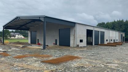 Les nouveaux bâtiments sont en cours de construction, en vue d’accueillir le nouveau siège de l’entreprise.