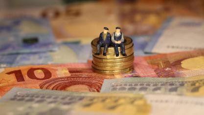 Cette mesure, qui pourrait avoir 17.326 bénéficiaires au total permettra aux conjoints-aidants nés entre 1956 et 1968 d’obtenir la possibilité d’accéder à la pension minimum.