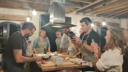 Grâce à des cooking shows, Jean-Philippe Watteyne, chef renommé,  a pu mettre en avant le bœuf local à travers divers plats présentés  à différentes communautés d’influenceurs y assistant.