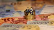 Cette mesure, qui pourrait avoir 17.326 bénéficiaires au total permettra aux conjoints-aidants nés entre 1956 et 1968 d’obtenir la possibilité d’accéder à la pension minimum.