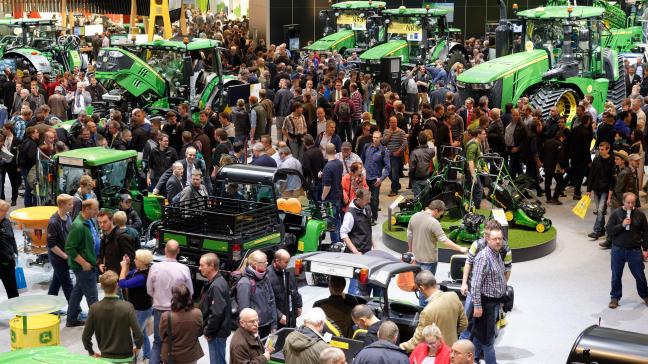 Une foule incommensurable  arpentera les 23 halls du Palais des expositions de Hanovre à la recherche des plus récentes  innovations développées par les constructeurs de machines  agricoles.