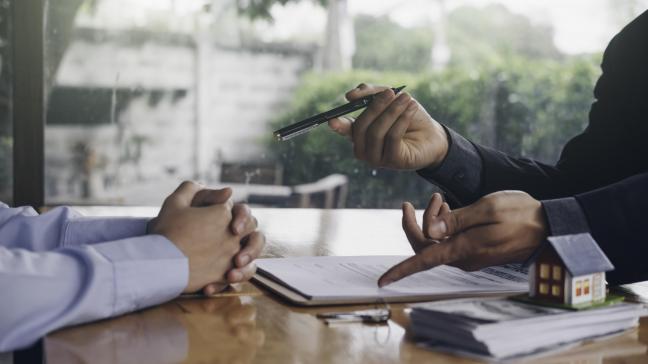 La réserve est intouchable. On ne peut donc disposer librement
que d’une partie limitée de ses biens, appelée la quotité disponible,
l’autre partie devant nécessairement revenir aux héritiers réservataires.