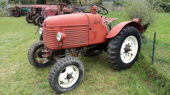 Le 180 est le premier tracteur construit par Steyr en 1947.  Il s’écoulera à 25.000 exemplaires.