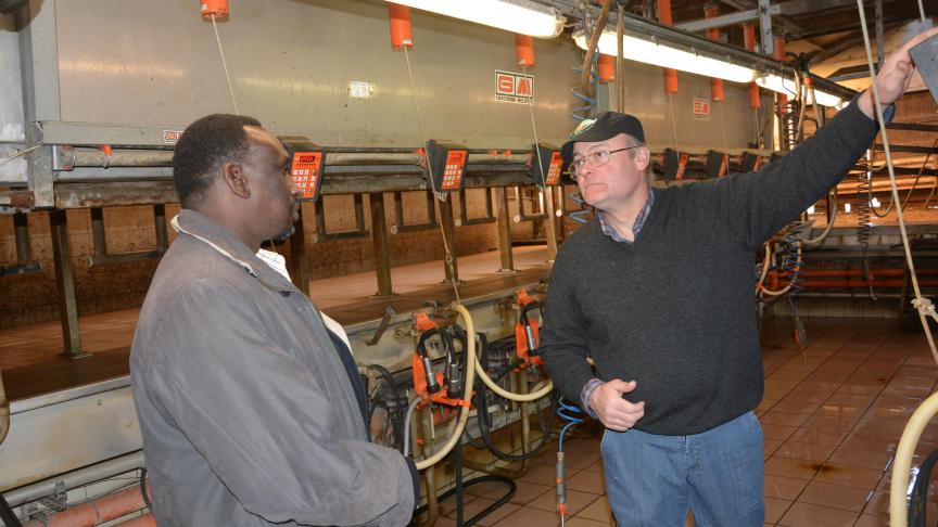 A la ferme des 5 épines à Braine-le-Comte, Ousseini Ganda et Yvon Deknudt ont largement échangé sur leurs expériences respectives et leur combat, l’un au sud, l’autre au nord, pour mettre en place une filière permettant la rétribution équitable des producteurs laitiers.