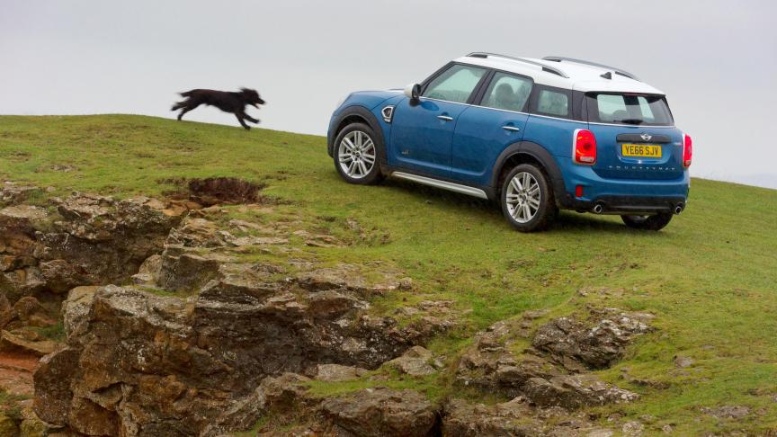 La Mini Countryman est capable  de rouler 40 km à l’électricité.
