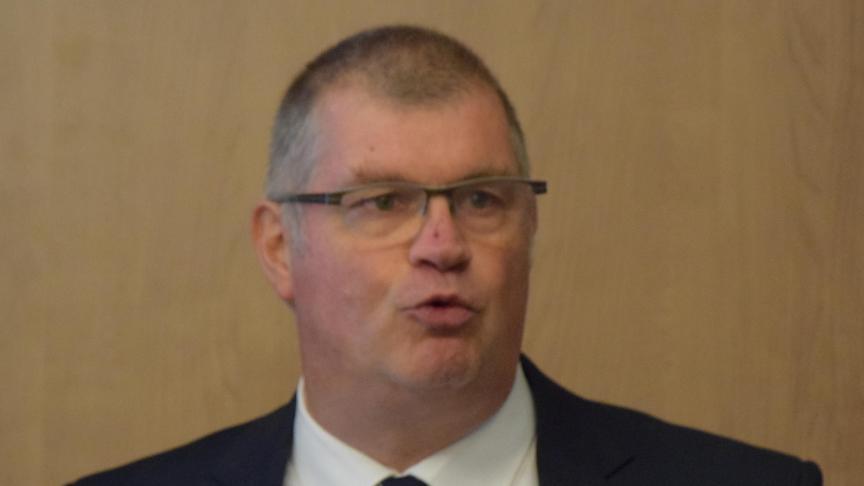 «La double performance  économique et environnementale qui nous permettrait de continuer à produire comme aujourd’hui tout en améliorant notre efficacité  environnementale, ça n’existe pas!», dit Philippe Baret.