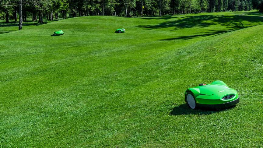 L’iMowTeaM de Viking relie jusqu’à 10
robots de tonte entre eux, pour un «
travail d’équipe
».