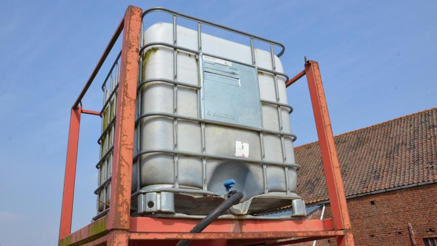 Voici un exemple de dispositif (phytobac) installé en ferme pour traiter les fonds de cuve, les bouillies inutilisables et eaux de nettoyage.