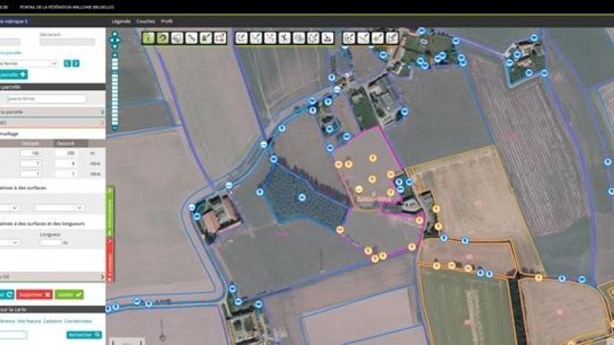 Fig. 1: Déclaration d’un exploitant présentant pour sa prairie dénommée «
ferme
» 182 mètres de haies, 7 arbres isolés et 1 mare.