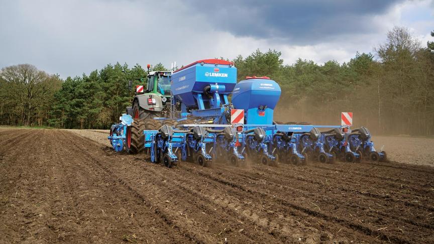 L’Azurit avec DeltaRow distribue les graines sur deux demi-rangs, en quinconce.