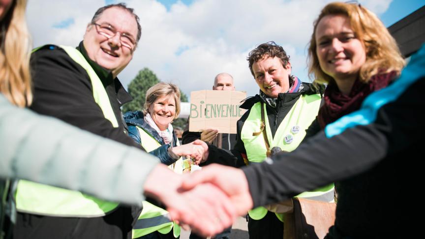 Professeurs et étudiants sont partis de Fleurus à vélo et à pied vers le Campus de Montignies-sur-Sambre. Et vice-versa. En voici la rencontre.