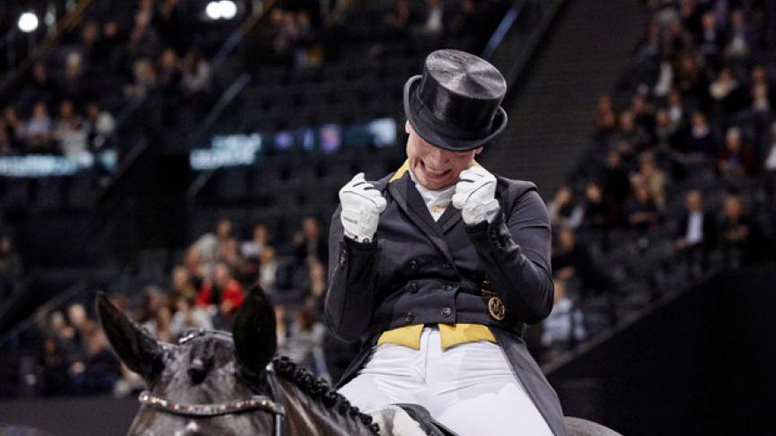 Isabell Werth et Weihegold remportent leur deuxième victoire consécutive en coupe du monde.