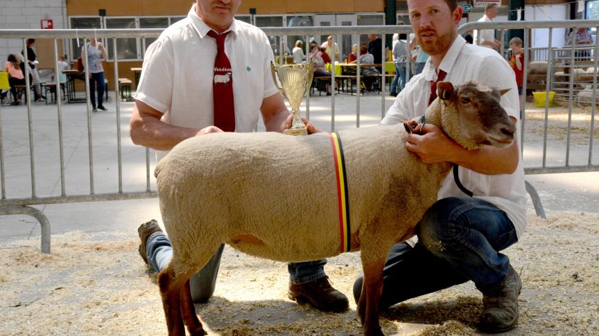 La championne des antenaises Vendéen, à D. Lesenfants.