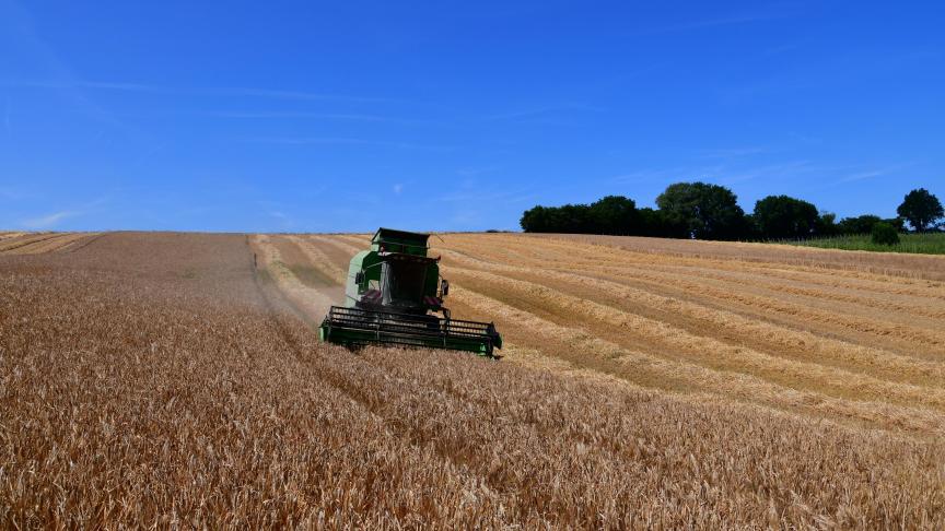 Plusieurs États membres dont le nôtre n’ont pas manqué d’indiquer leurs craintes que la nouvelle réglementation ne rende plus difficile encore le travail des administrations nationales… et des agriculteurs!