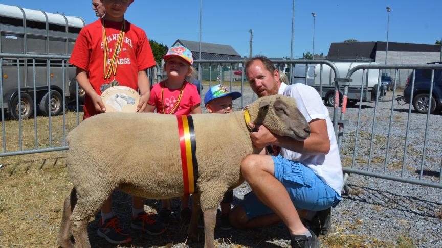 La championne des antenaises Vendéen à D. Lesenfants.