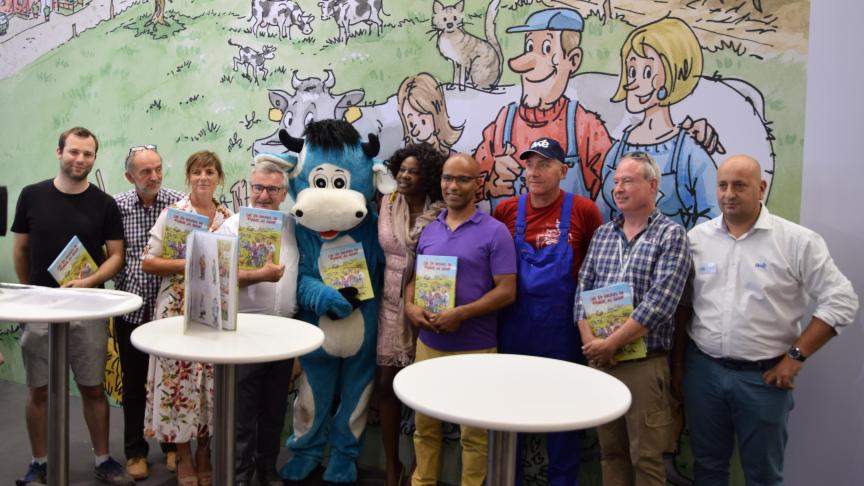 Lors de la Foire agricole de Libramont, sur le stand de l’awé, toutes les personnes oeuvrant au développement de la BD «Les 24 heures de Franck au champ» étaient présentes pour l’annonce de sa parution prochaine.