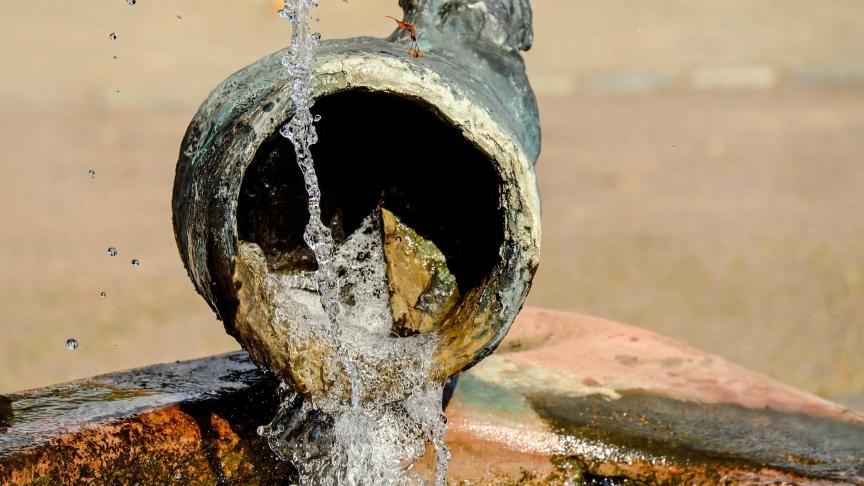 fountain-1658427_1920