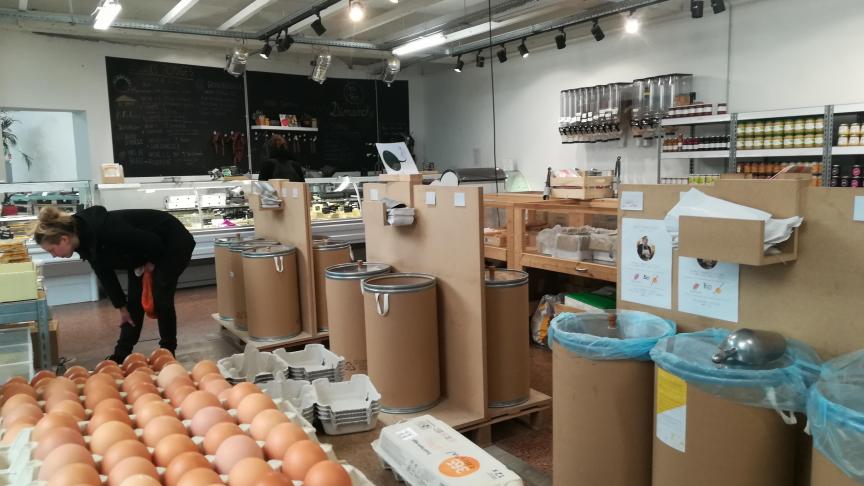 De plus en plus de familles se tournent vers le « zéro déchet ». Les producteurs doivent  donc adapter leur packaging et des produits sont proposés en vrac.