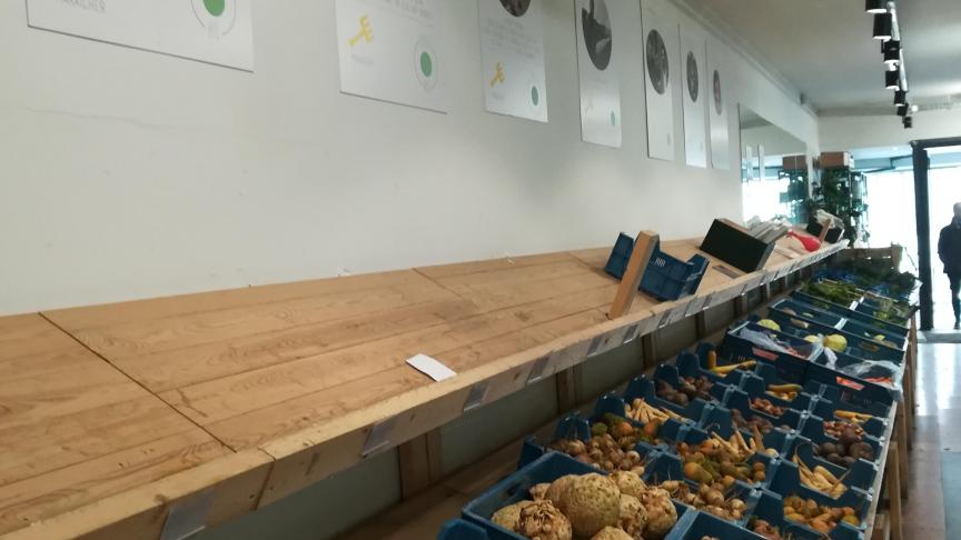 Des affiches permettent de connaître les producteurs et leurs réalités.