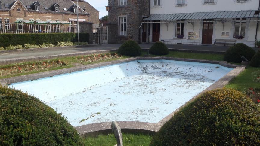 Voilà des années que le bassin est abandonné.
