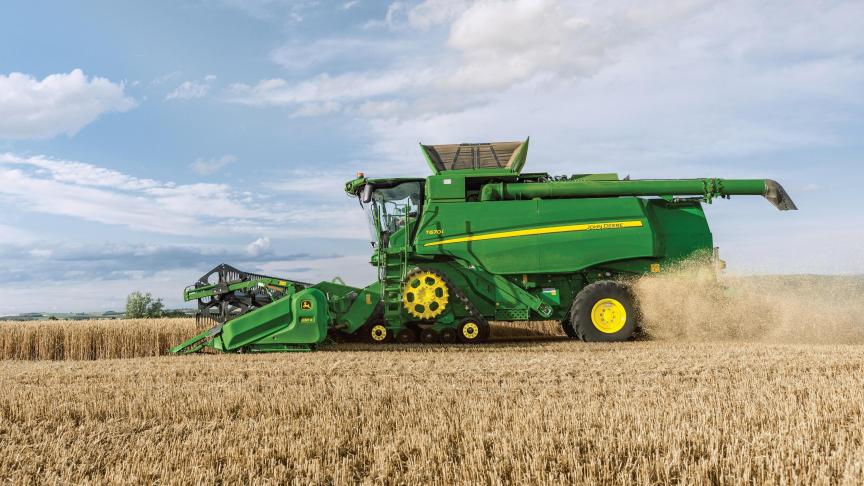 Les séries W et T (ici, une T670i), bénéficient de nouvelles chenilles  réduisant la compaction du sol.