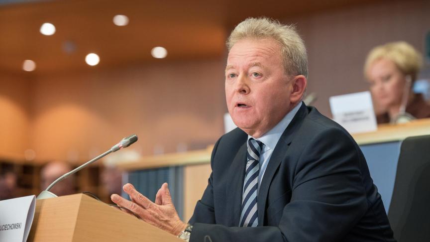 Les réponses du candidat au poste de commissaire à l’Agriculture avaient été jugées trop vagues lors de sa première audition. Il a rectifié le tir en 2
e
 session!