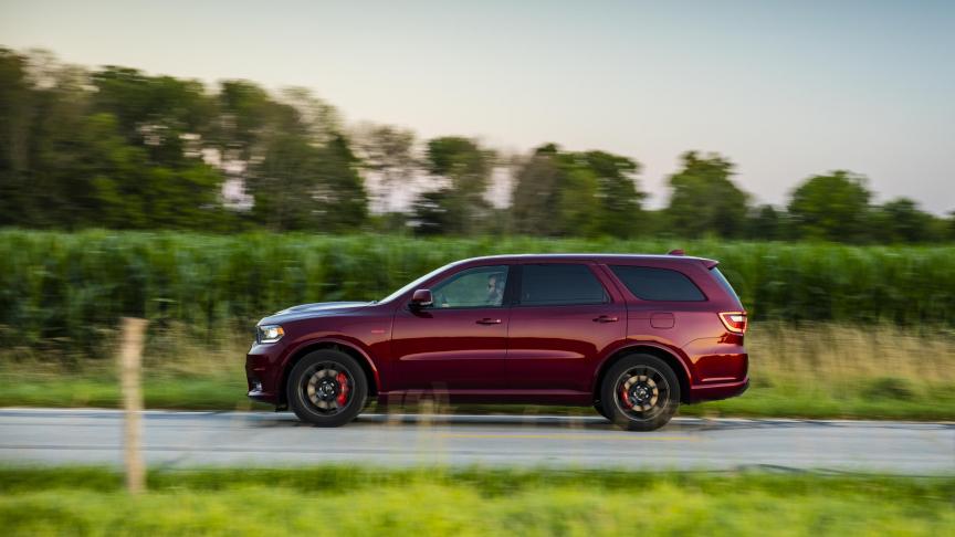 Look agressif, énorme V8 : le Dodge Durango ne renie pas le passé de sa marque.
