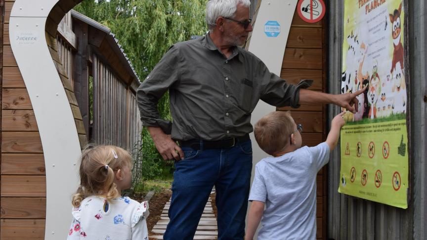 Marie-Christine et José apprécient recevoir les gens dans leur ferme : « Outre partager notre passion pour la nature et l’agriculture, c’est aussi l’occasion de leur expliquer pourquoi il est bien de consommer local, de leur ouvrir les yeux sur nos pratiques d’élevage exceptionnelles… »