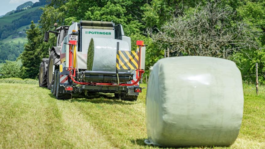 La flexibilité est de mise
: le liage film vient s’ajouter au liage filet sur l’Impress