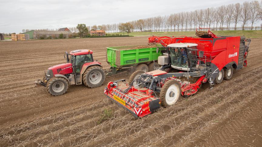 Dewulf accepte dès maintenant les commandes pour l'Enduro via son réseau de concessionnaires. Le fabricant débutera la production en série de cette arracheuse par tamisage automotrice à 4 rangs à partir de l'année prochaine.