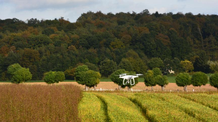 La mise en œuvre d’outils d’aide à la décision – comme les drones, par exemple – engendre l’acquisition d’une foule de données. Cette situation conduit à des interrogations sur la propriété, l’usage et le partage de celles-ci sur sur la valeur ajoutée issue de cette nouvelle économie.