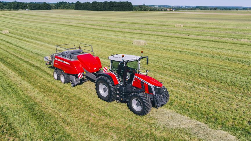 La série MF 8S se distingue par son dispositif Protect-U : un espace libre de 24 cm  sépare le capot moteur et la cabine afin de réduire le bruit, la chaleur  et les vibrations à l’intérieur de celle-ci.