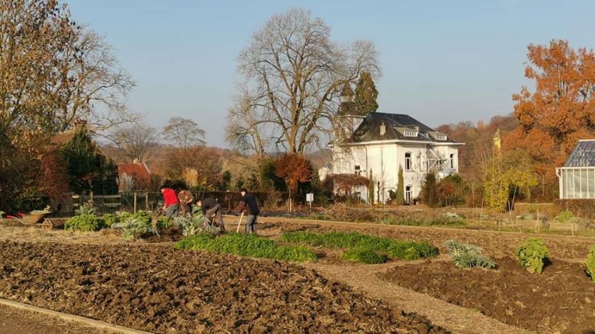 Les 2,40 ha de cultures, vergers et plantations en plein centre-ville  sont un îlot de verdure et de biodiversité.