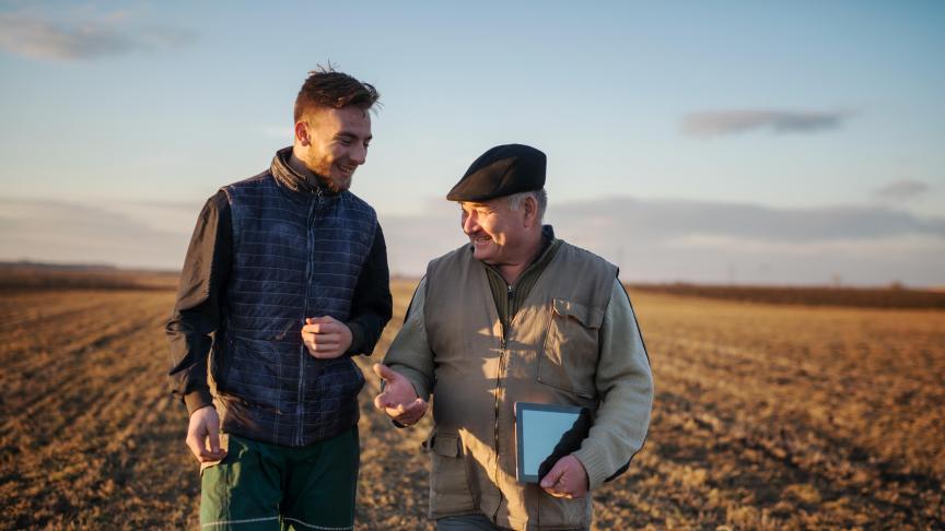 S’installer en agriculture ou en viticulture est un enjeu de société et d’aménagement du territoire. Selon le Centre d’Economie Rural (CERFRANCE), d’ici à 2030, la filière agricole et viticole devrait assister à un phénomène de «multipolarité»: grandes surfaces,  avec faible coût de production et économie d’échelle, contractualisation, développement de marchés de niche,  commercialisation en circuit-court, pluriactivité… Aucun modèle, ni aucun profil n’est donc à rejeter.