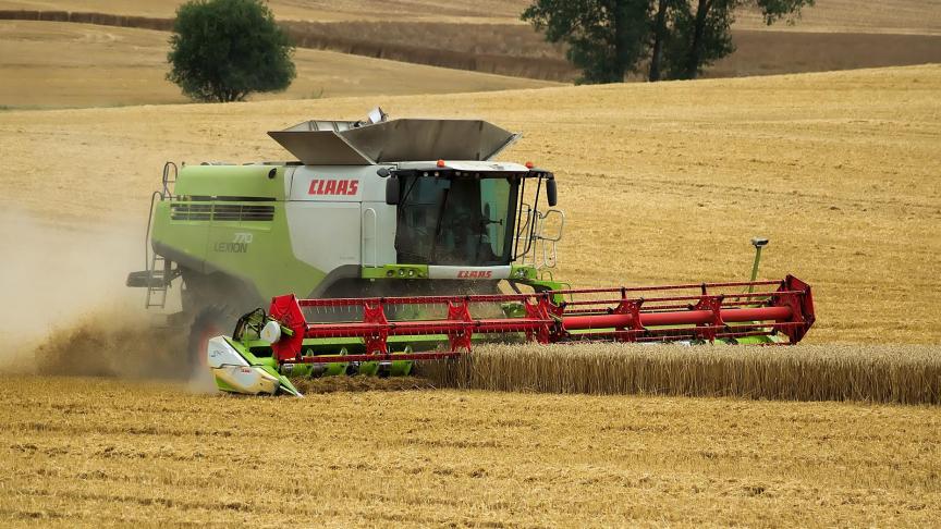 combine-harvester-4401822_1920