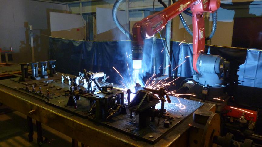 Même la vingtaine de robots de soudure mis en place au sein des différents sites du groupe Joskin ne parvient à résoudre la problématique du manque de main d’oeuvre.