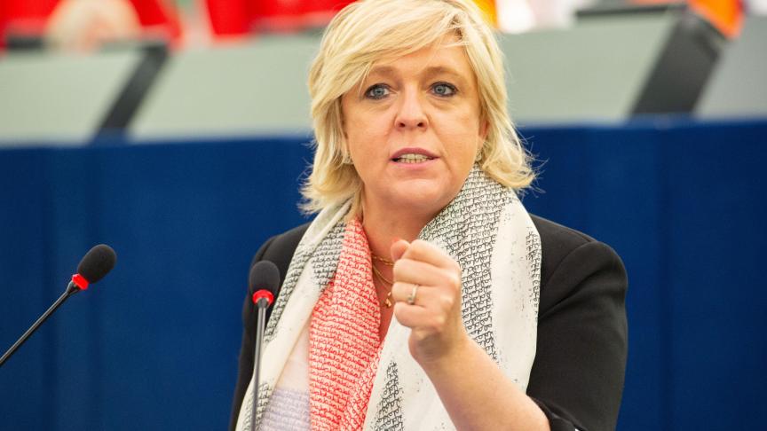 La libérale flamande Hilde Vautmans a accueilli favorablement le vote tout en indiquant que l'ambition devait être contrebalancée « par le soutien et les alternatives nécessaires au changement ».