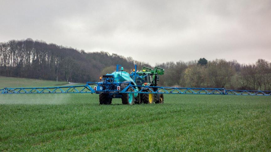 «Il serait plus que temps de rappeler à la population que c’est cette agriculture,  qu’ils critiquent aujourd’hui, qui a permis aux Européens, après la deuxième guerre,  de manger sainement, copieusement et à des prix démocratiques».