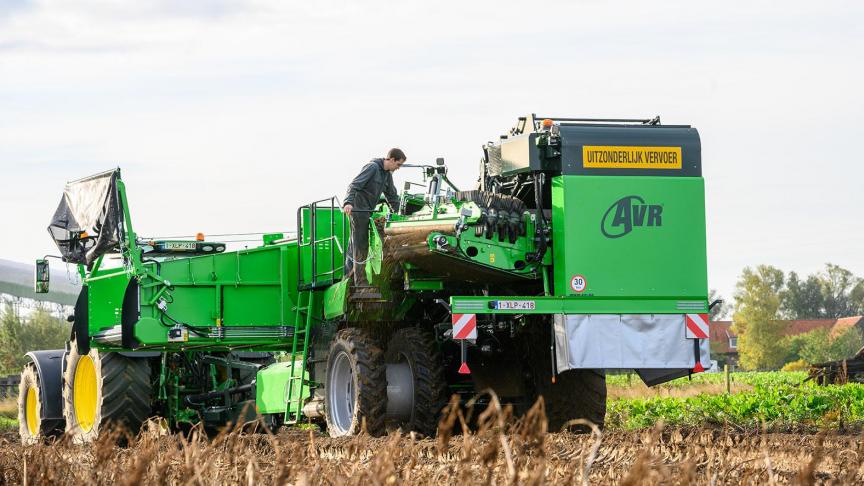 L’AVR Spirit 7200 comprend un système supplémentaire de séparation des fanes.