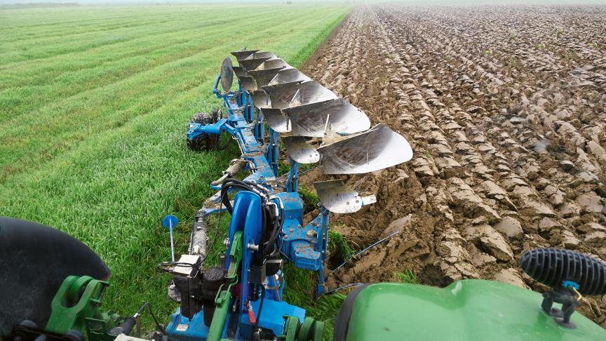 L’ensemble des réglages de la Juwel 8i se fait depuis la cabine du tracteur.