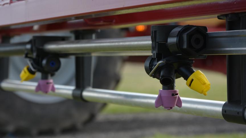 De plus en plus de produits doivent être utilisés avec des buses limitant la dérive à 75 %  voire 90 %. Il est donc vivement conseillé de s’équiper en conséquence.