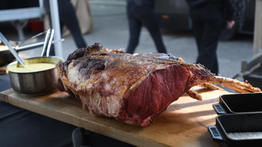 La composition de la ration permet à la viande une coloration rouge et légèrement marbrée et donc une saveur toute particulière.