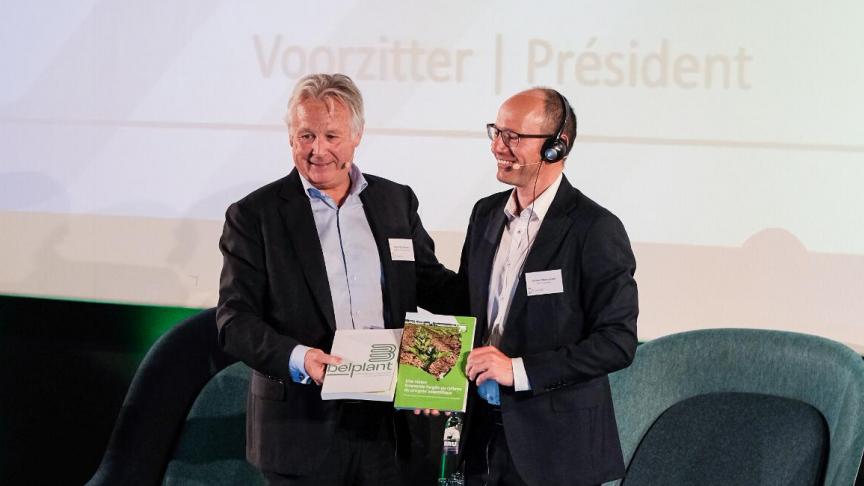 Martin Van Gheluwe (à gauche) a cédé sa place de président à Sylvain Moissonnier.