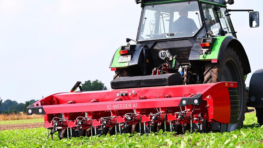 LEMKEN_Stektetee_IC-Weeder_AIa