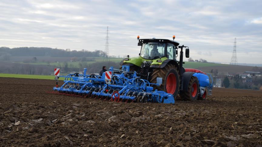 Pour assurer le rendement, il est utile de penser à répartir les risques, en semant plus d’une variété sur l’exploitation et en veillant à couvrir la gamme de précocité.