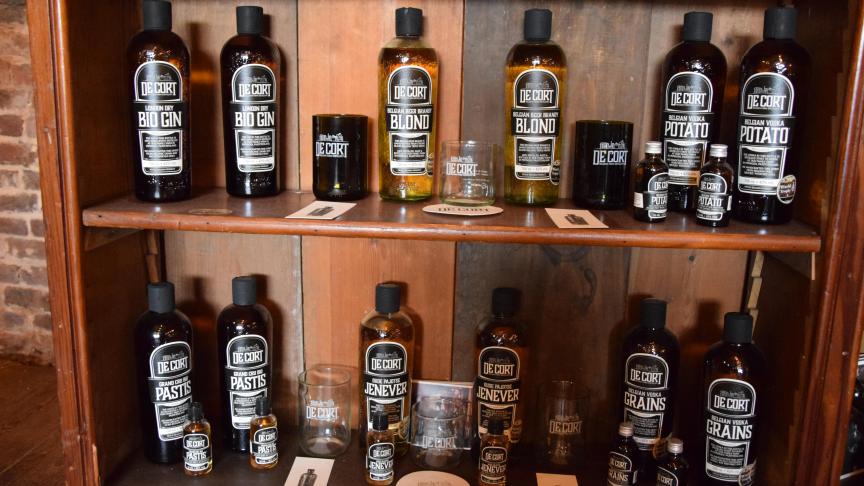 Gin, eaux-de-vie, pastis, vodka... Le distillateur s’amuse et expérimente volontiers de nouvelles matières premières.