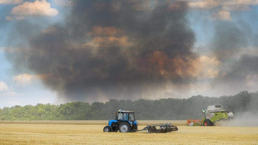 Conséquence directe de l’invasion russe, la récolte de céréales en Ukraine, l’un des principaux producteurs mondiaux, va chuter d’environ 40 % cette année (par rapport à 2021).